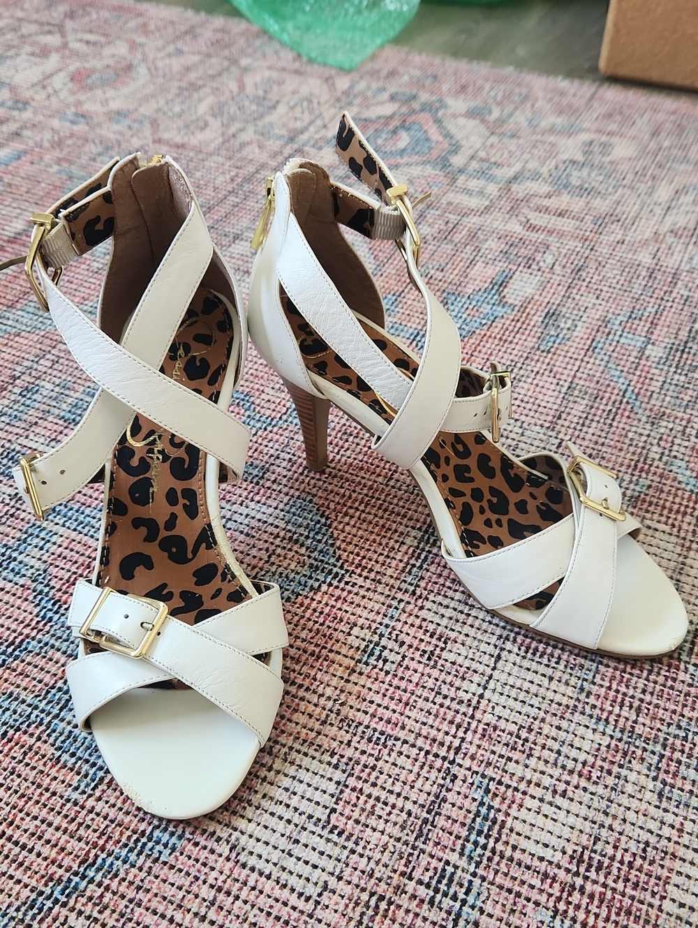 Jessica Simpsom White Strappy Sandals 7.5